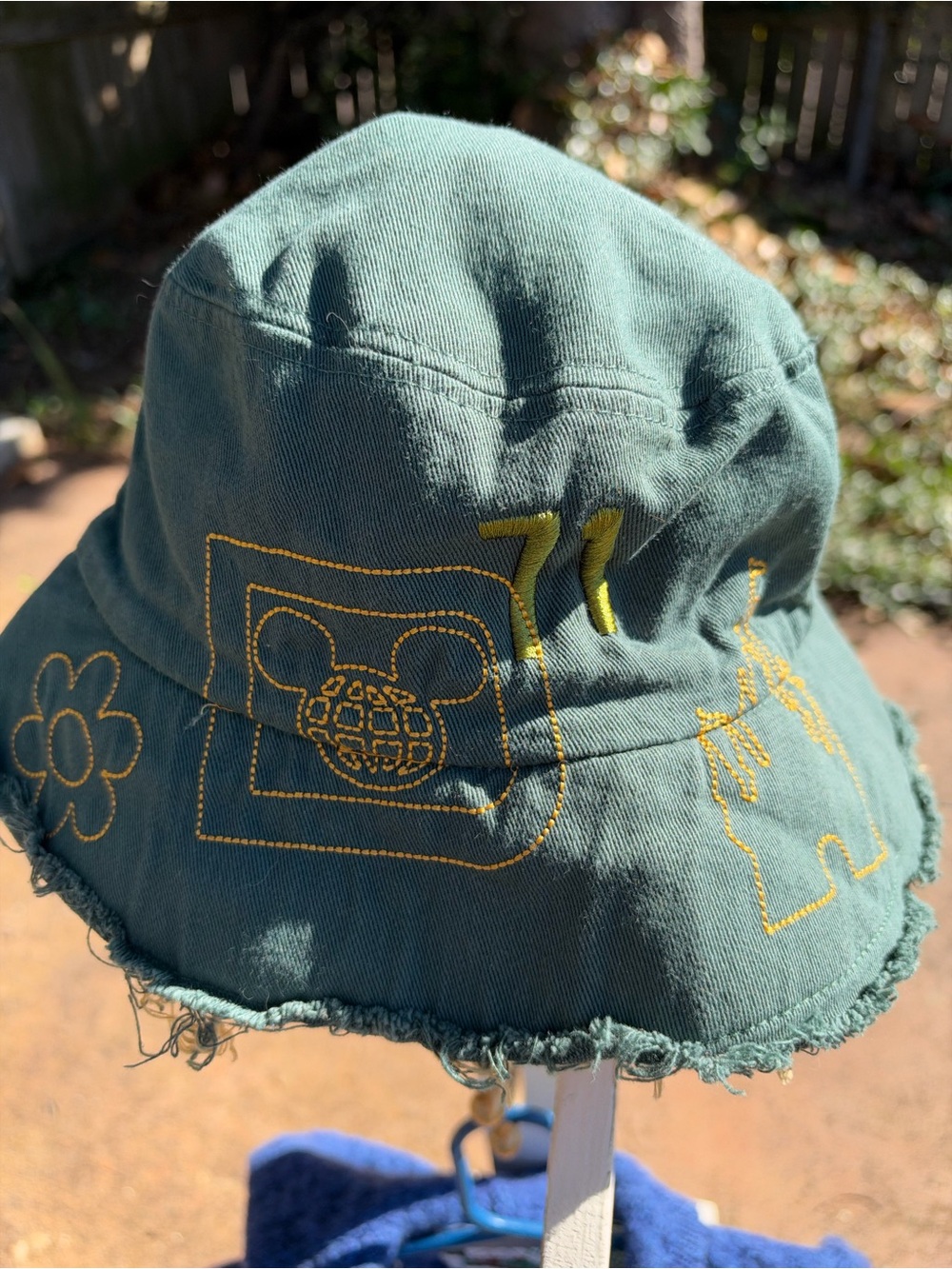 Adult’s New wt tags. Disney distressed reversible Embroidered Bucket hat.